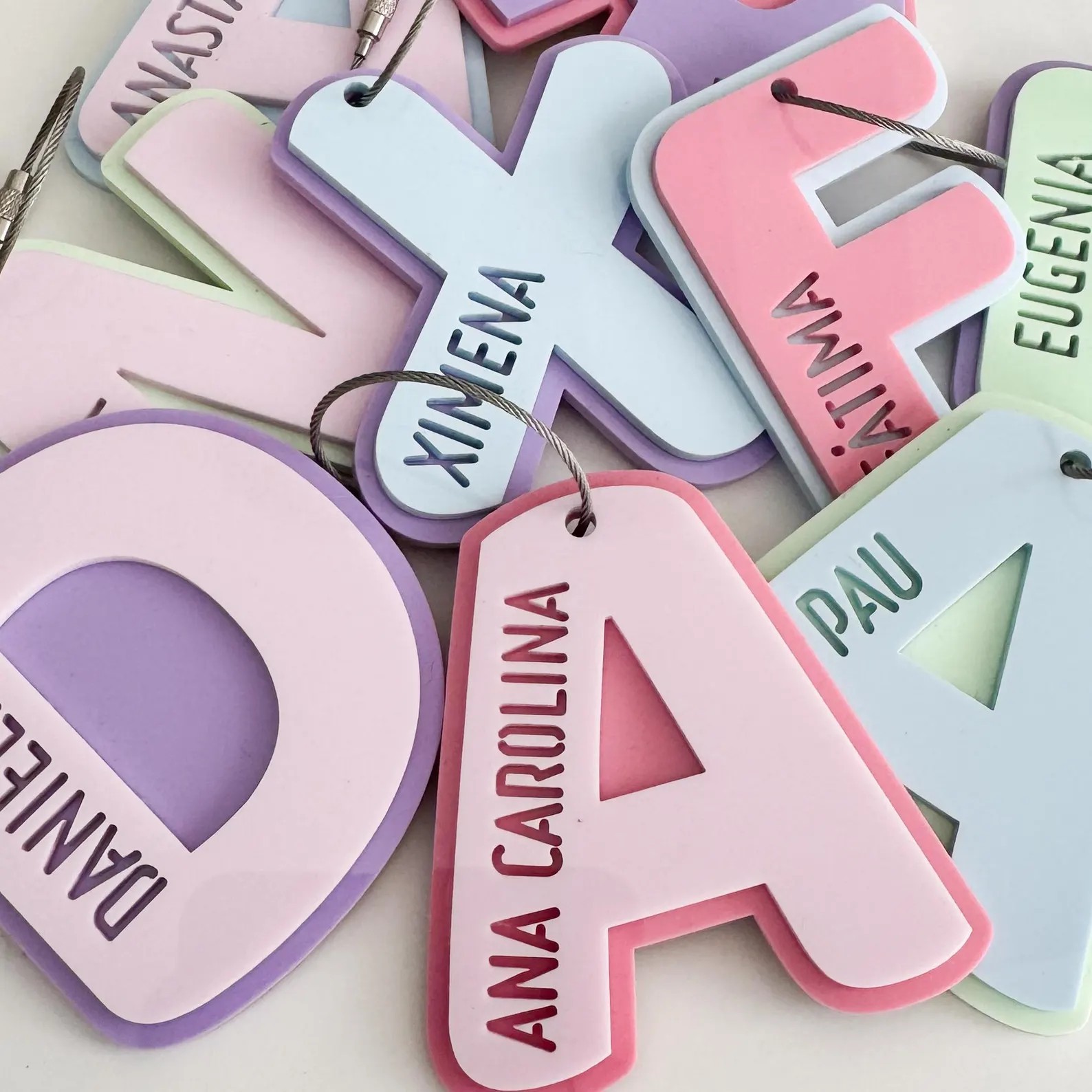 Personalisierter Schlüsselanhä – Resin Art Alphabet Bewertung und Preis